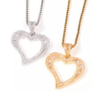 Pleated gold Diamond heart necklace